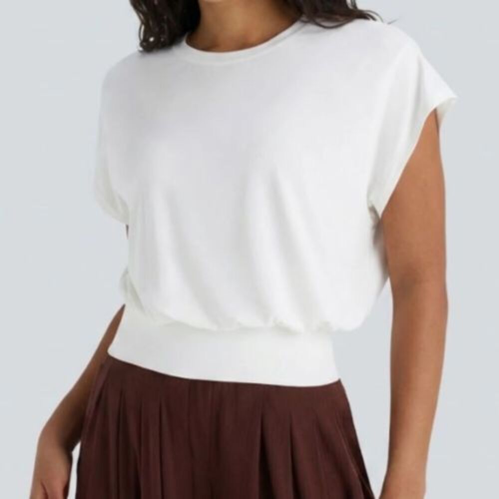 Halara White Soft Stretchy Round Neck Banded Hem Tee Size Medium